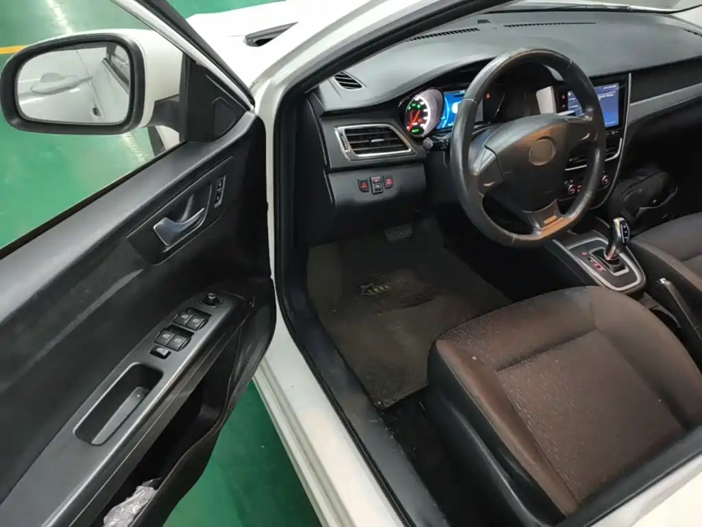 Bestune B30EV — миниатюра 16