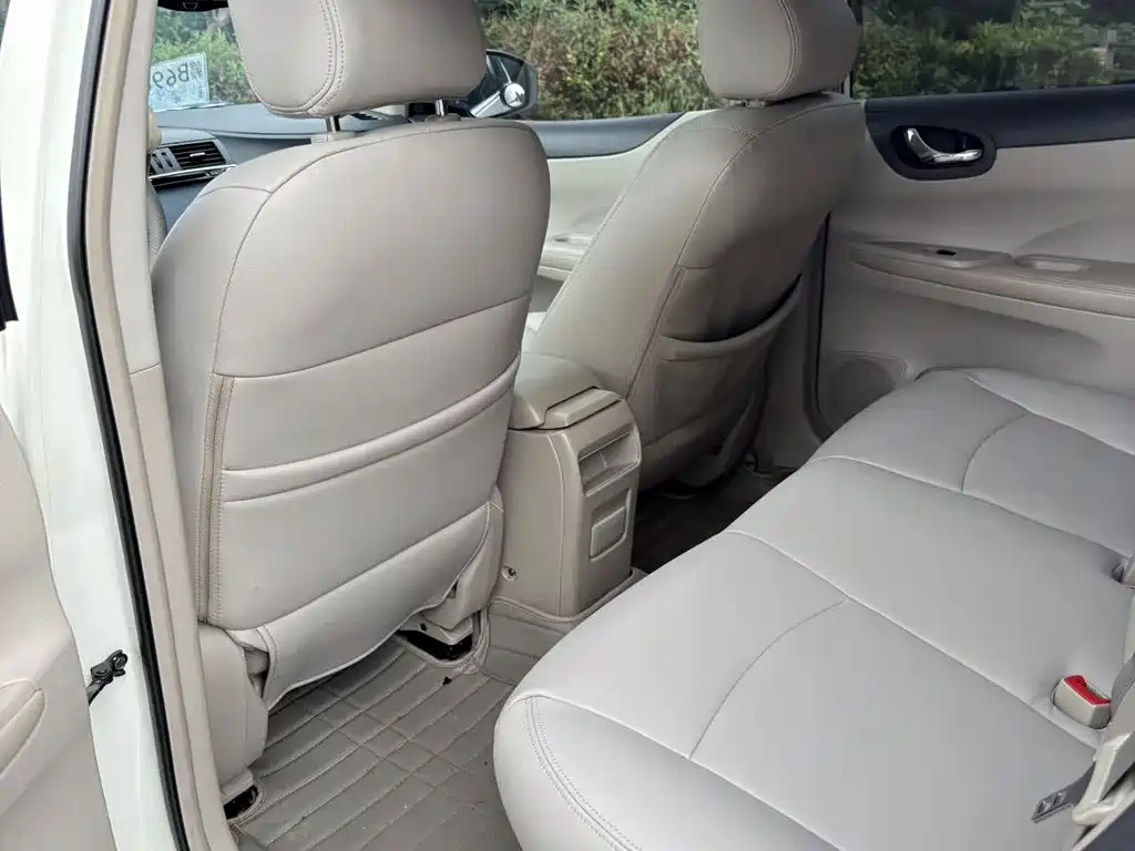 Nissan Tiida — миниатюра 9