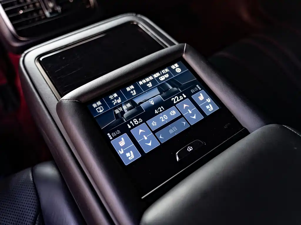 Lexus LS — миниатюра 12