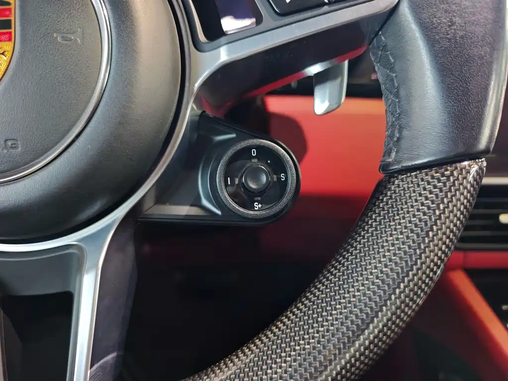 Porsche Cayenne — миниатюра 10