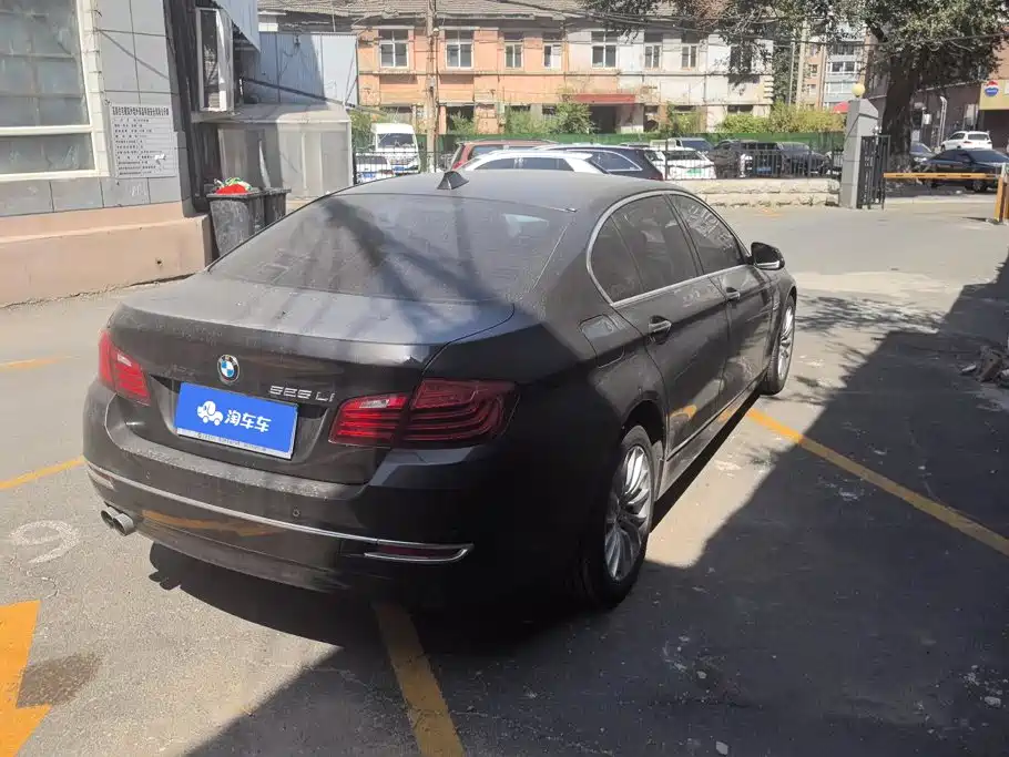 BMW 5 Series — миниатюра 3