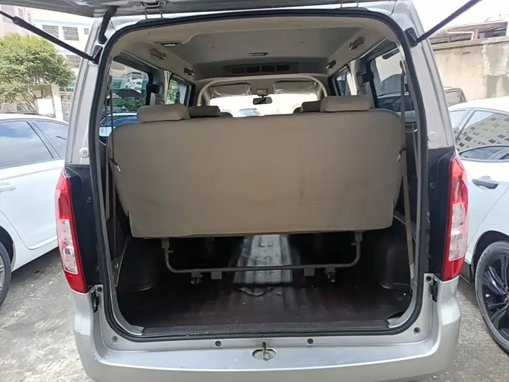 Wuling Hongguang V — миниатюра 19