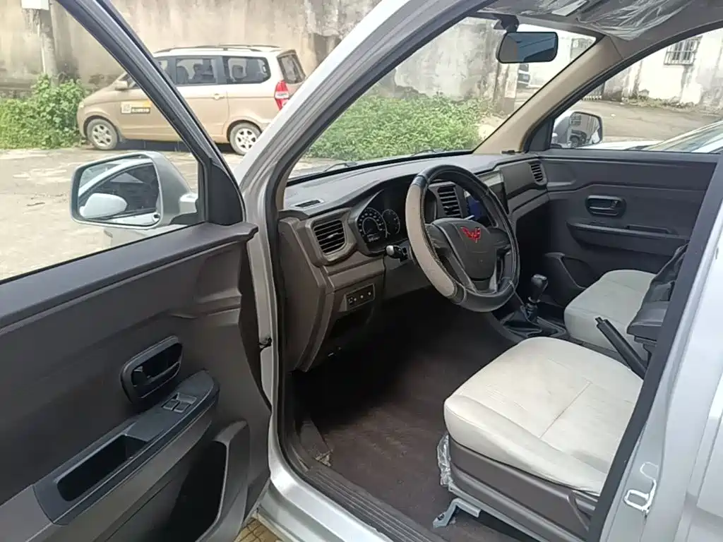 Wuling Hongguang V — миниатюра 16