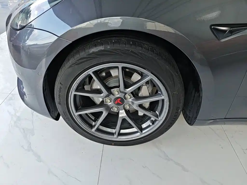 Tesla Model 3 — миниатюра 23
