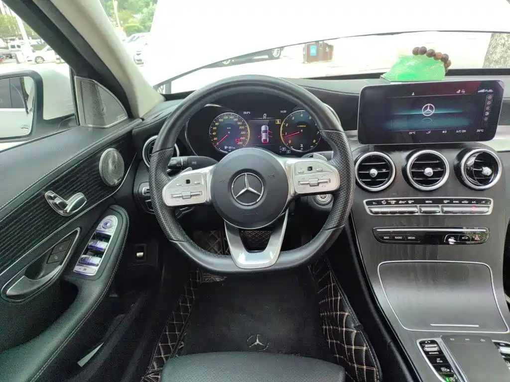 Mercedes-Benz C-Class — миниатюра 3