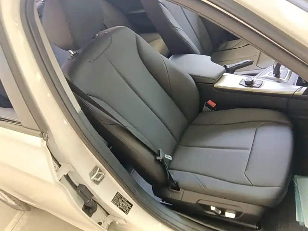 BMW 3 Series — миниатюра 25