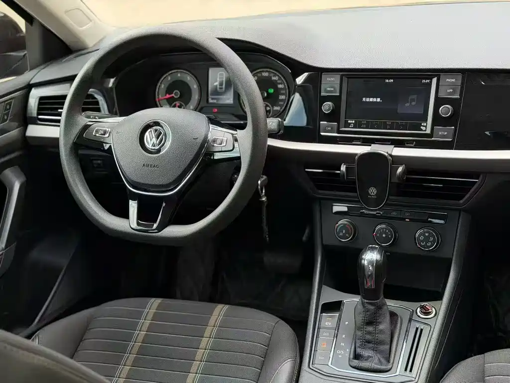Volkswagen Lavida — миниатюра 5