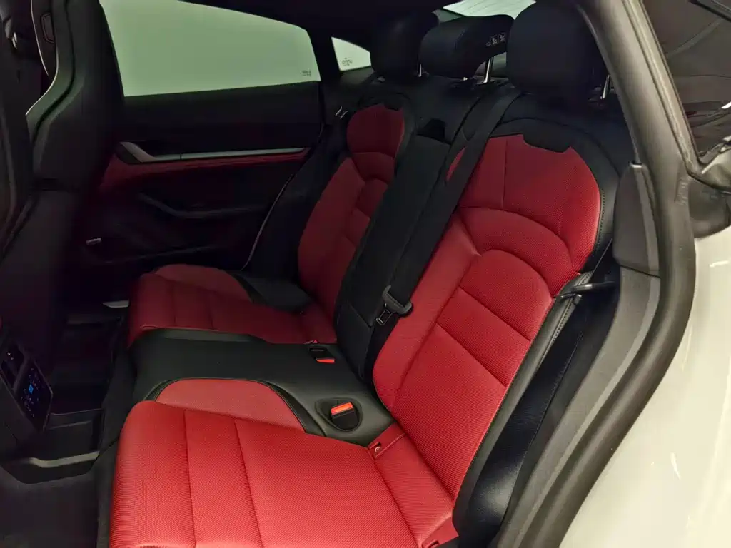 Porsche Taycan — миниатюра 10