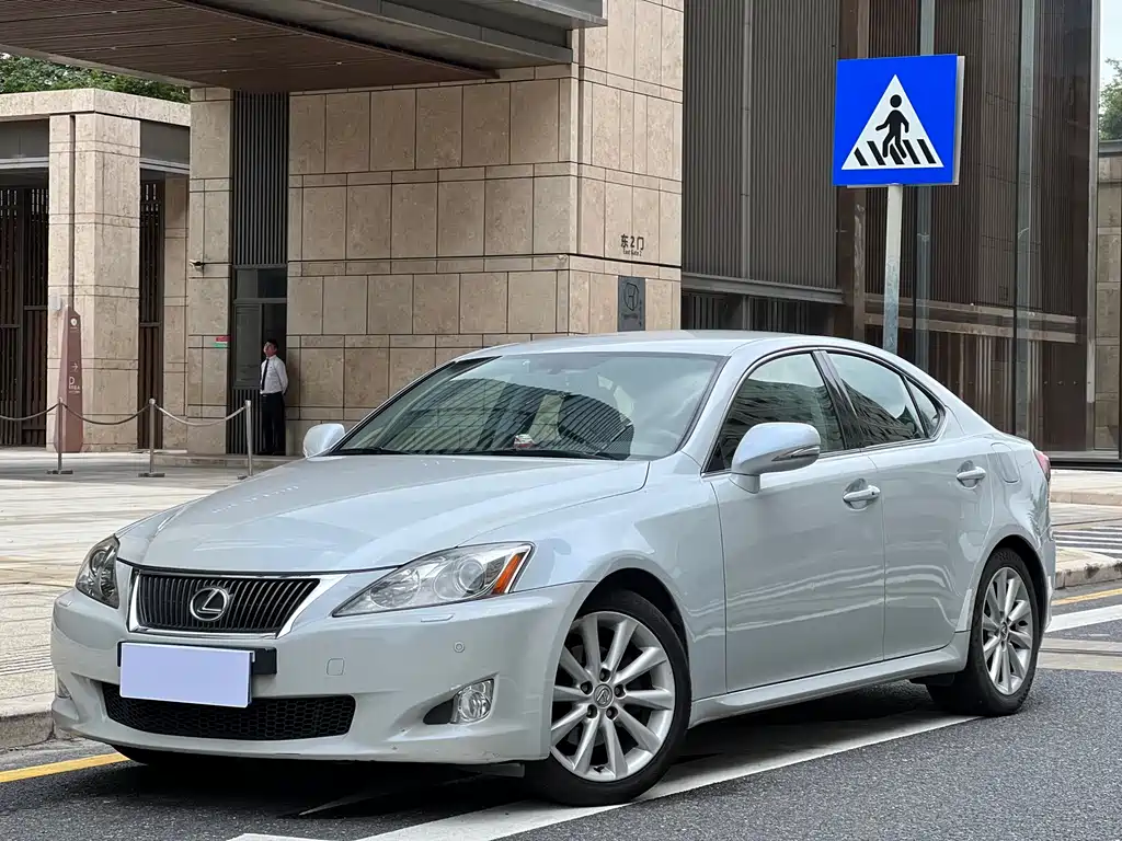 Lexus IS 2009 300