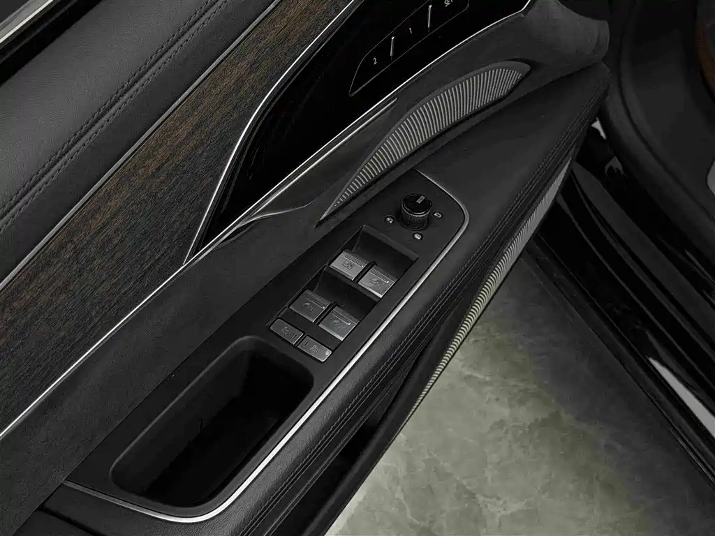 Audi A8 — миниатюра 6