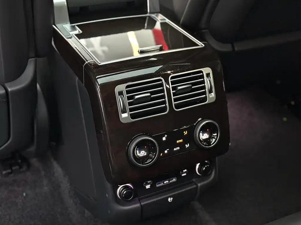 Land Rover Range Rover — миниатюра 18