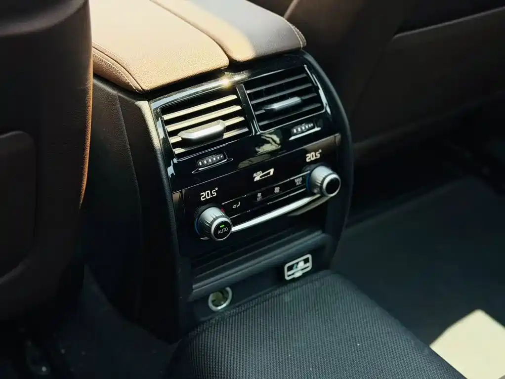 BMW 5 Series — миниатюра 22