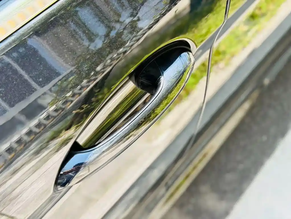 BMW 5 Series — миниатюра 8