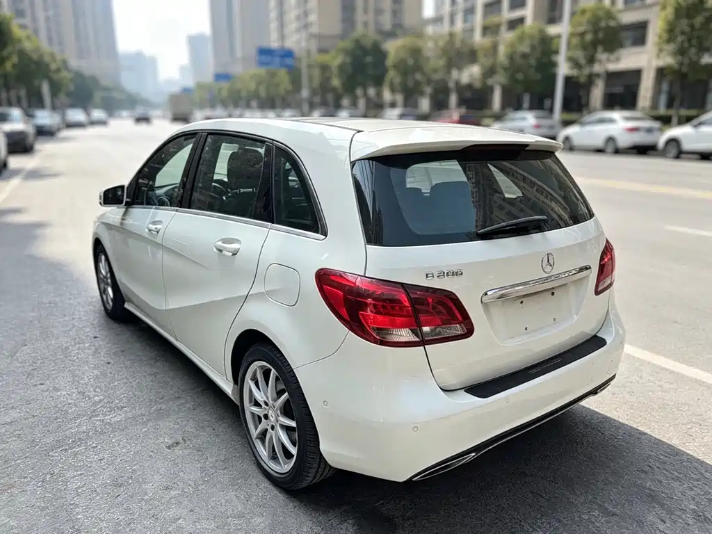 Mercedes-Benz B-Class — миниатюра 9