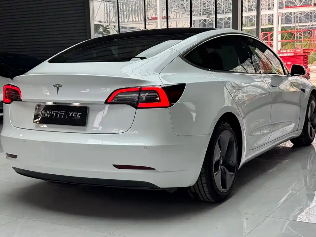 Tesla Model 3 — миниатюра 4