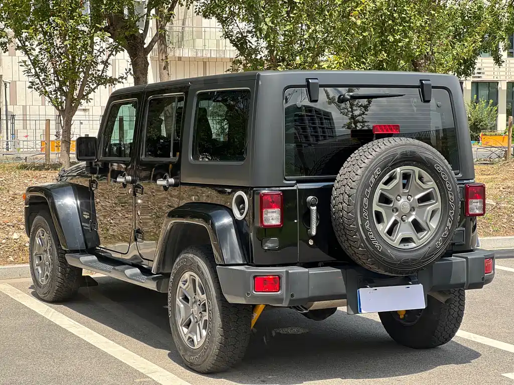 Jeep Wrangler — миниатюра 4