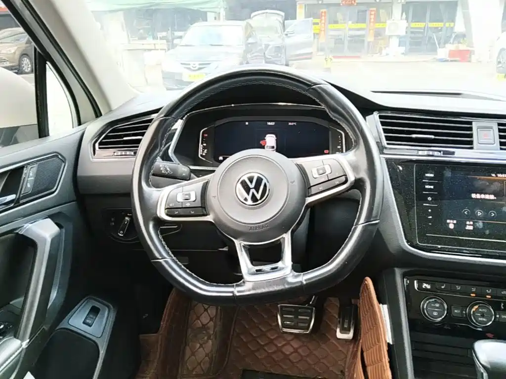 Volkswagen Tiguan L — миниатюра 15