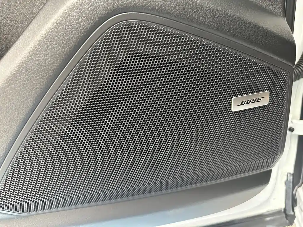 Porsche Cayenne — миниатюра 10