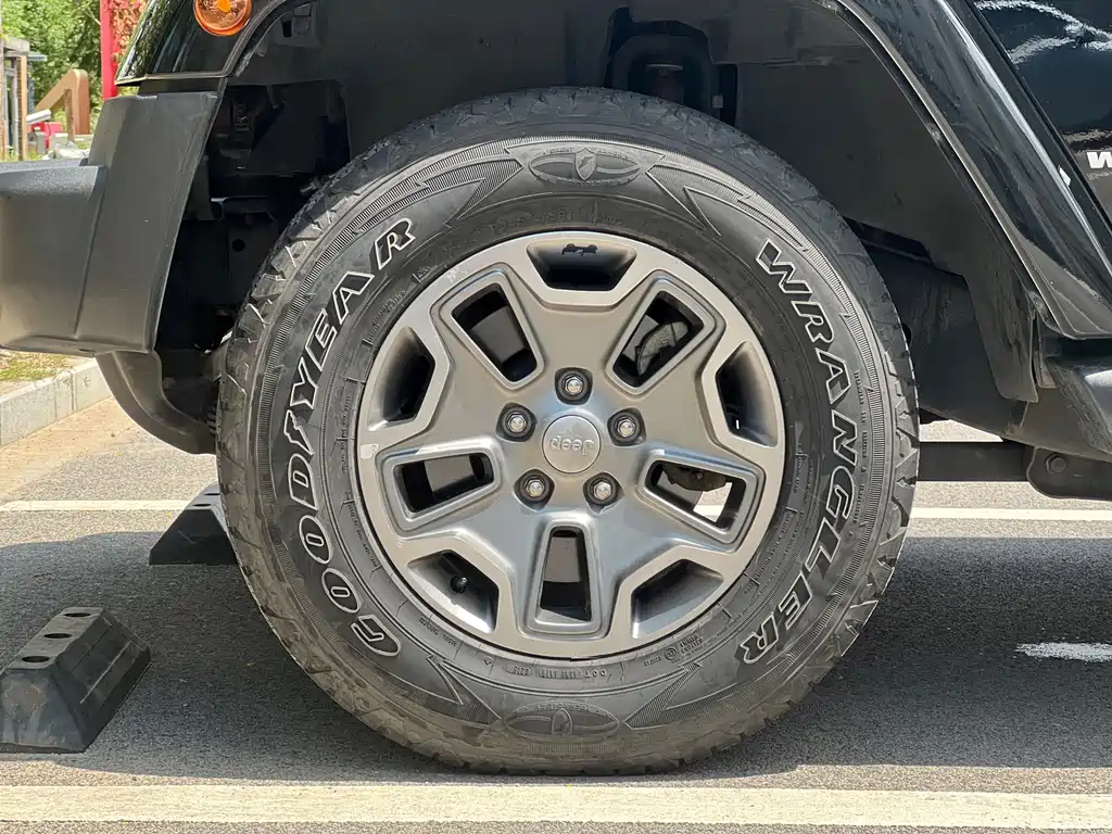 Jeep Wrangler — миниатюра 8