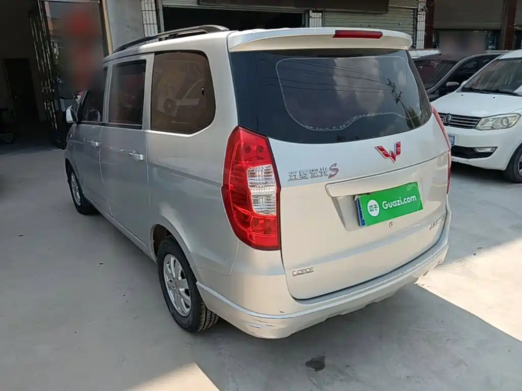 Wuling Hongguang — миниатюра 5