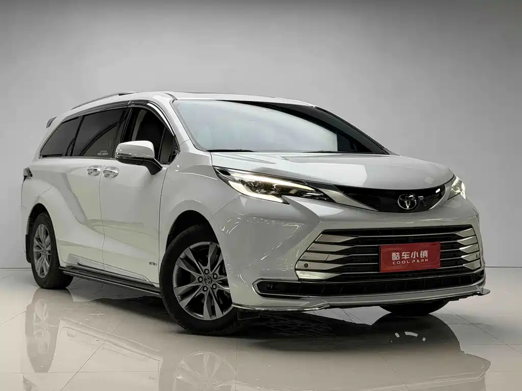Toyota Sienna — миниатюра 3