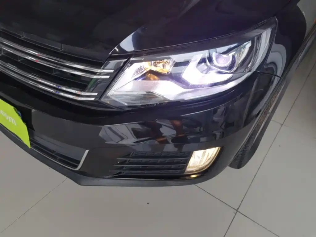 Volkswagen Tiguan — миниатюра 24