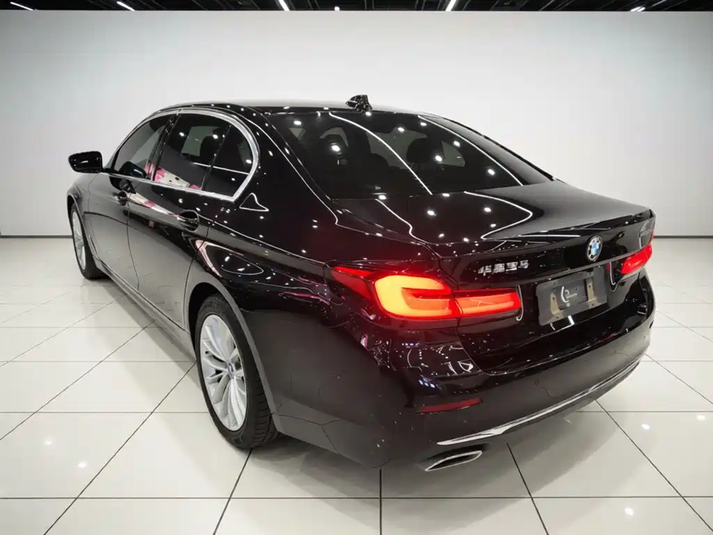 BMW 5 Series — миниатюра 23