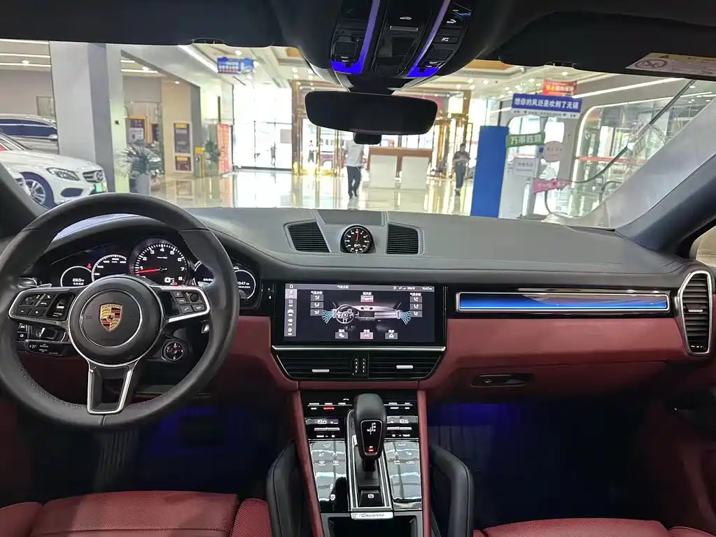 Porsche Cayenne — миниатюра 5