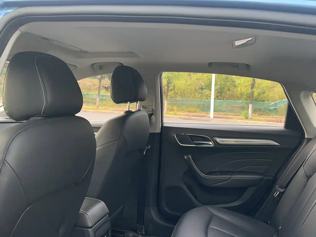 Roewe i6 Classic — миниатюра 9