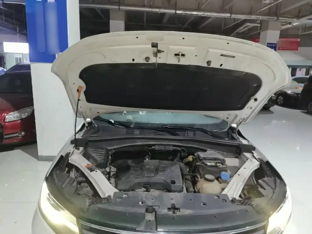 Roewe RX5 — миниатюра 20