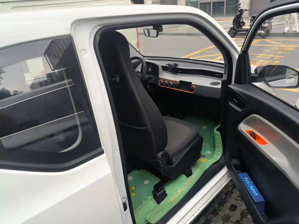 Wuling MINIEV — миниатюра 20
