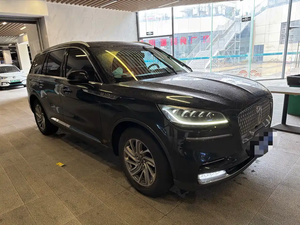Lincoln Aviator — миниатюра 3