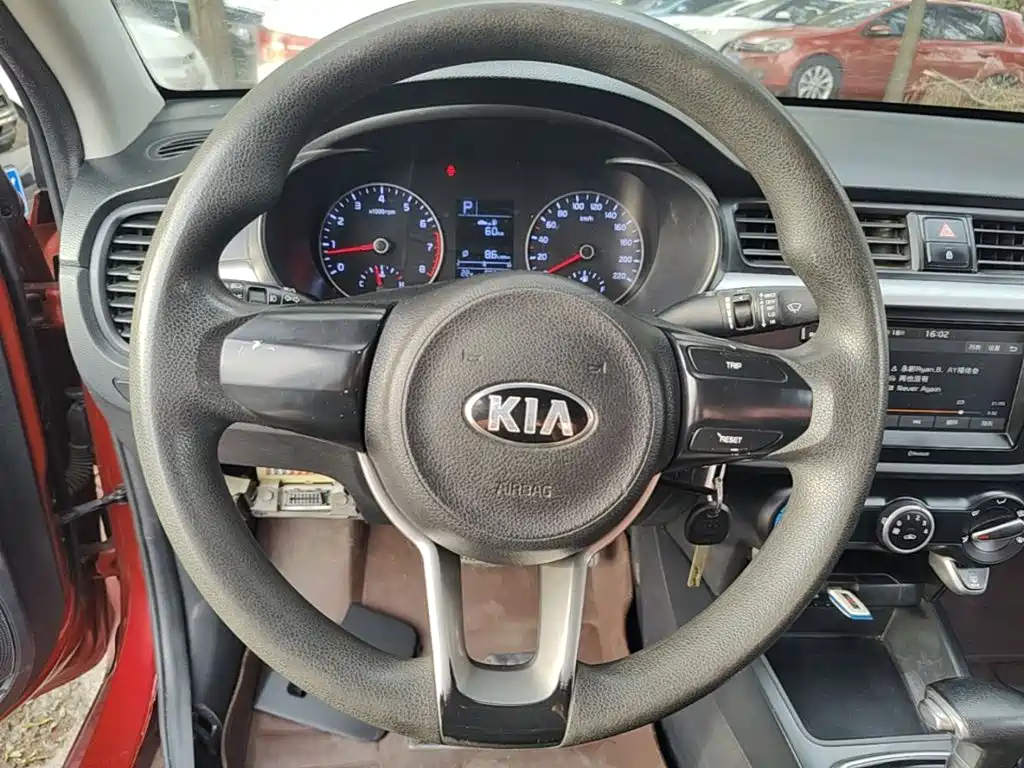 Kia K2 — миниатюра 11