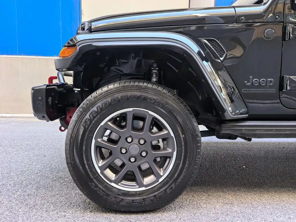 Jeep Gladiator — миниатюра 6