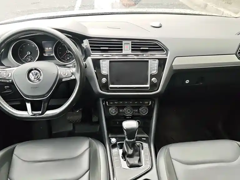 Volkswagen Tiguan L — миниатюра 14