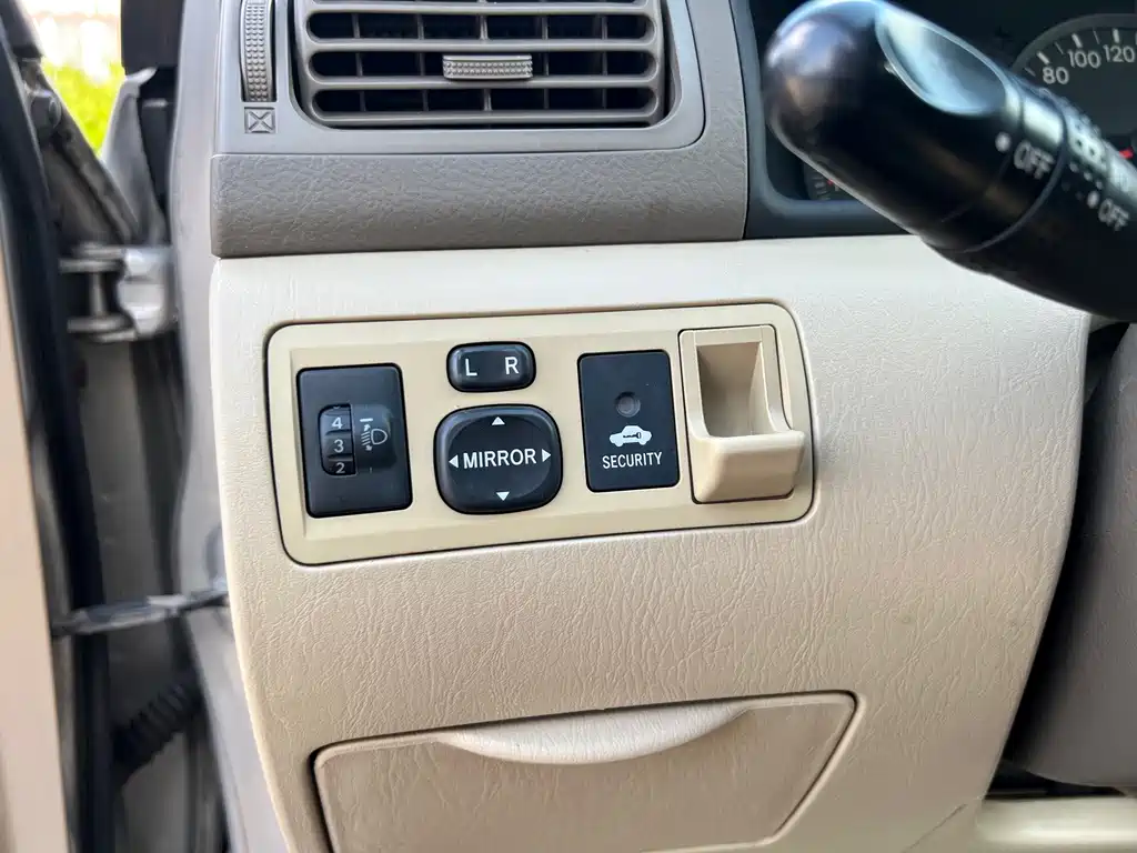 Toyota Corolla — миниатюра 14