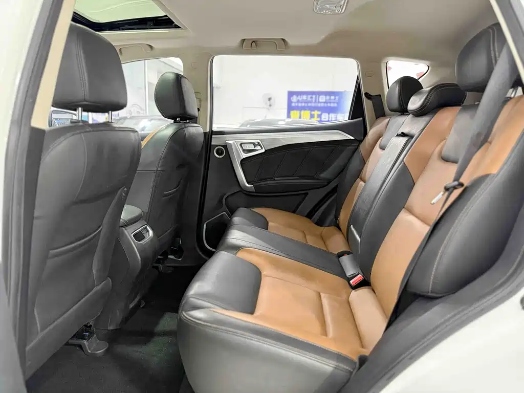Geely Vision X6 — миниатюра 6