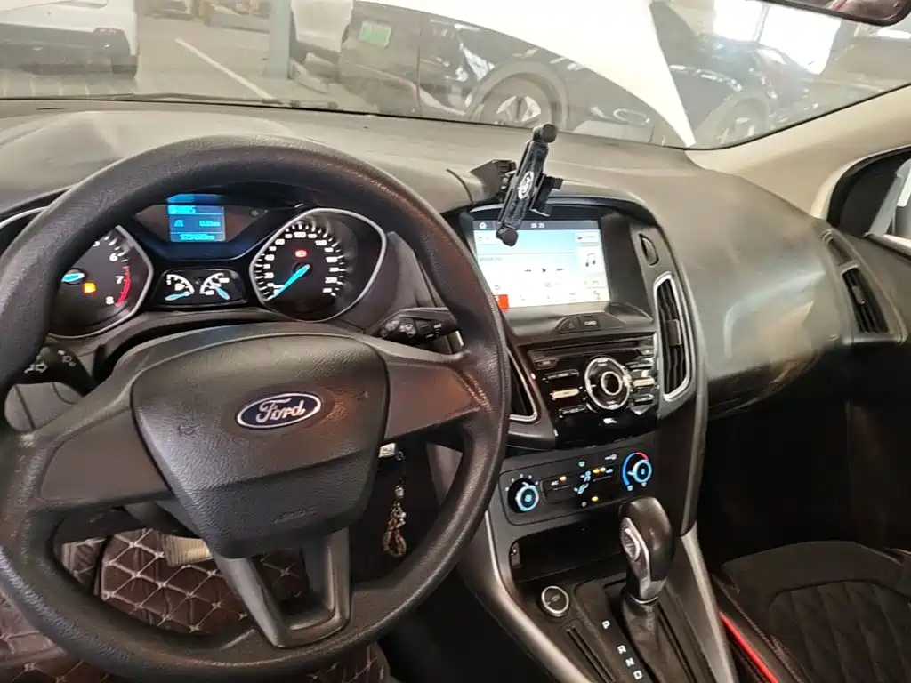 Ford Focus — миниатюра 10