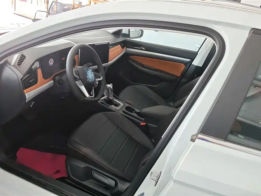 Volkswagen Bora 2025 200TSI DSG