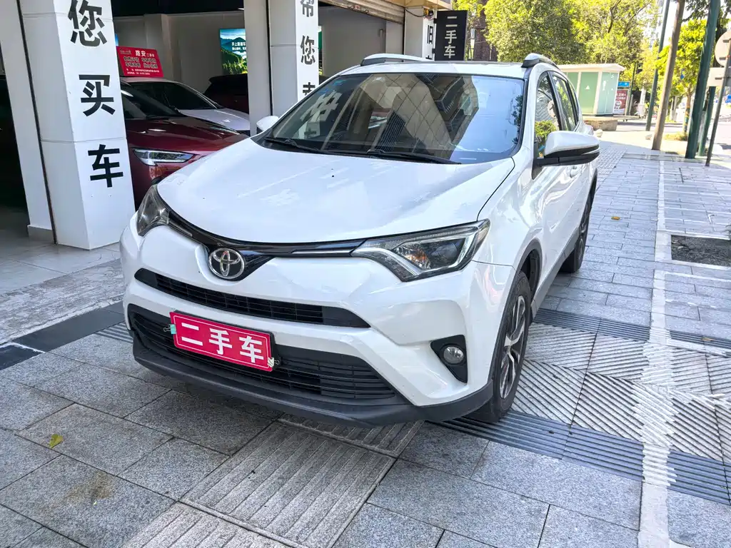 Toyota RAV4 — миниатюра 2