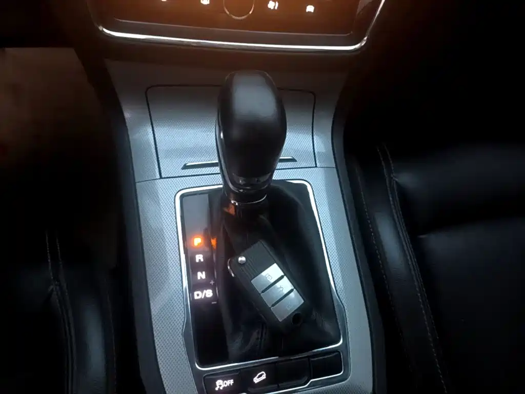 Roewe RX5 — миниатюра 14