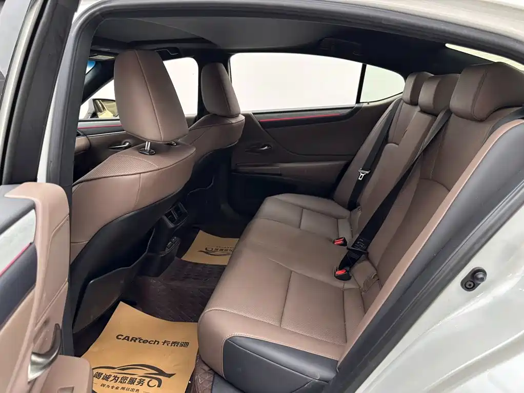 Lexus ES — миниатюра 9