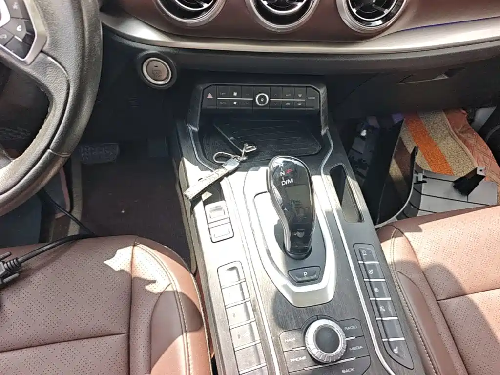 Wey Wey VV6 — миниатюра 14