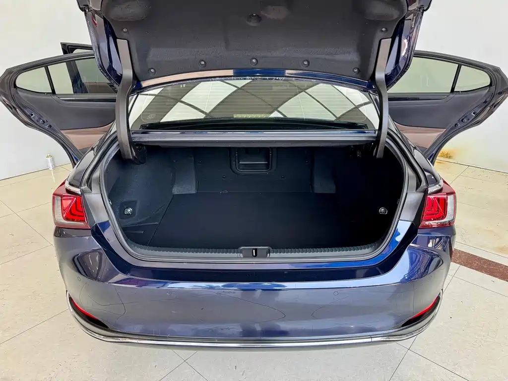Lexus ES — миниатюра 22