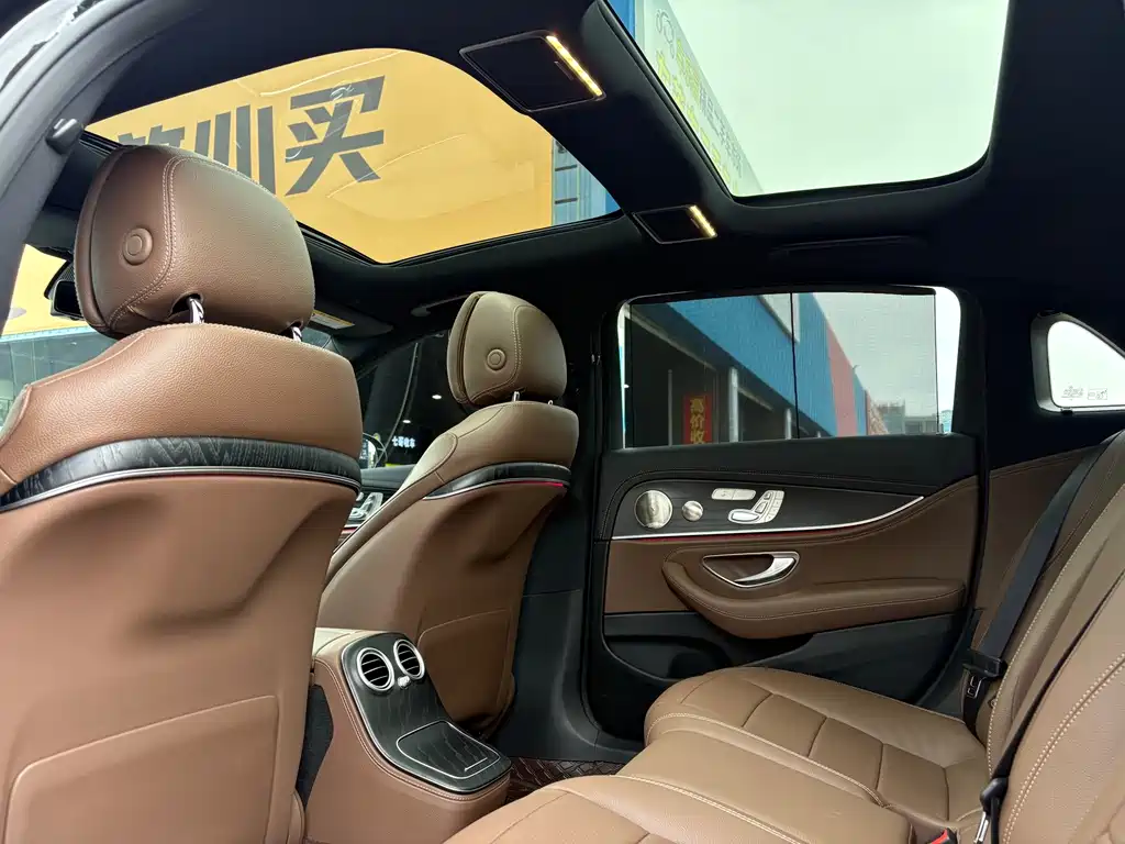 Mercedes-Benz E-Class — миниатюра 12