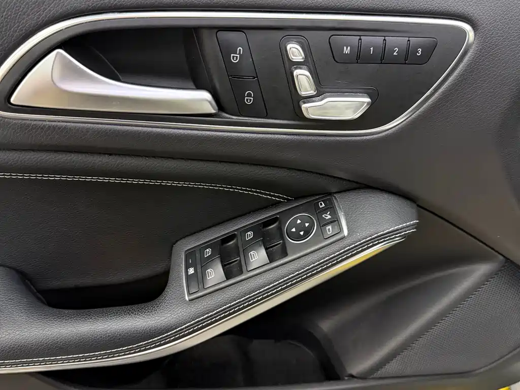 Mercedes-Benz GLA — миниатюра 12