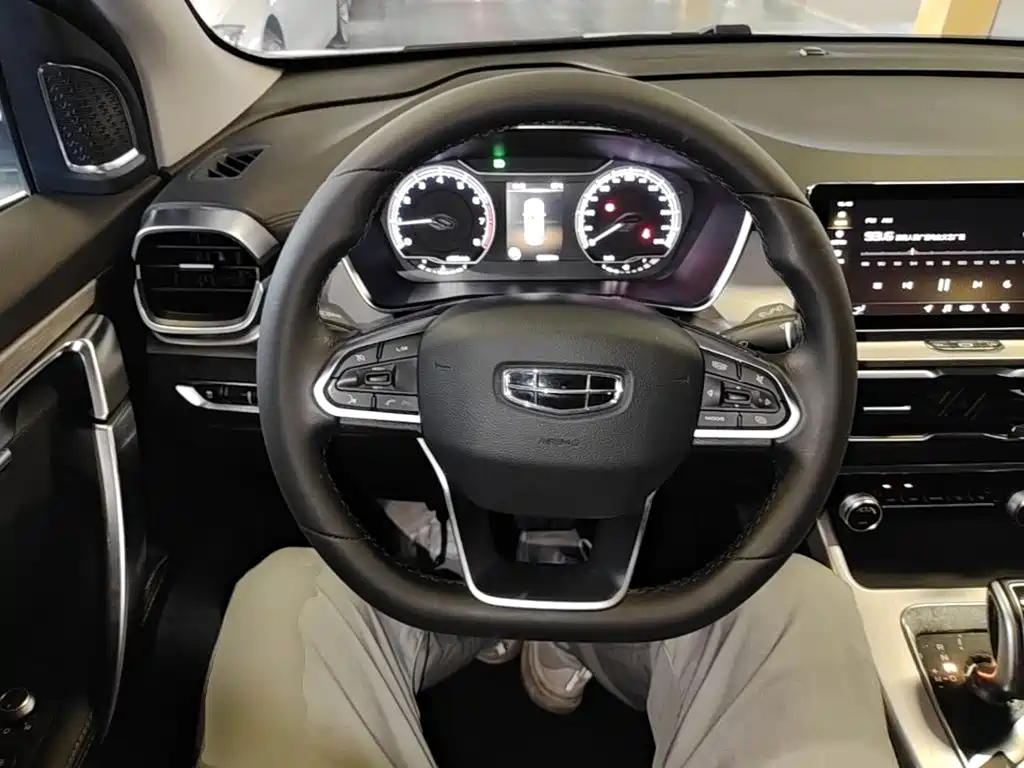 Geely Binyue — миниатюра 11