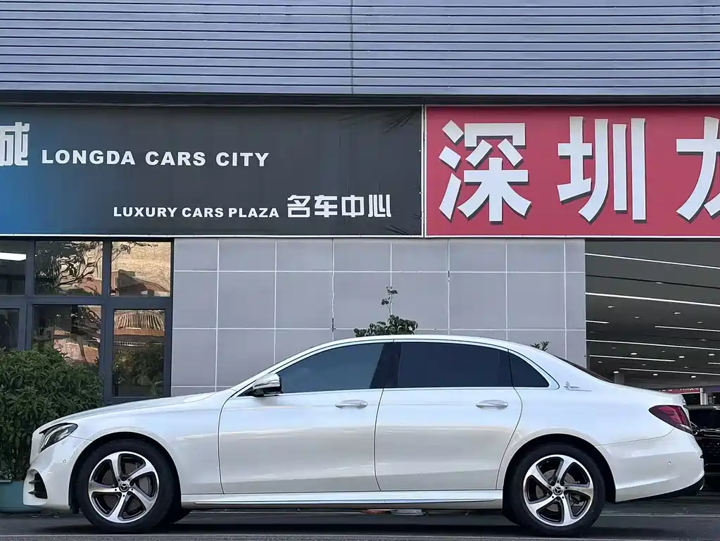 Mercedes-Benz E-Class — миниатюра 15