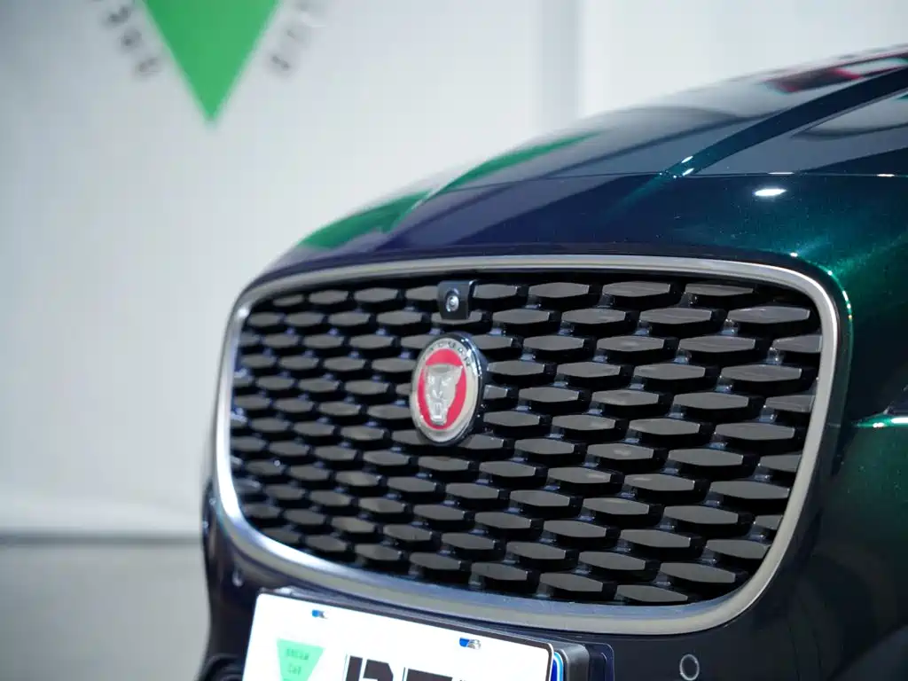 Jaguar XFL — миниатюра 5
