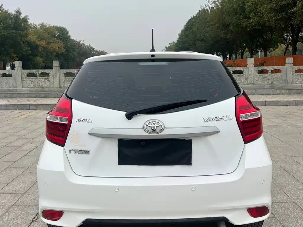 Toyota Yaris L — миниатюра 7
